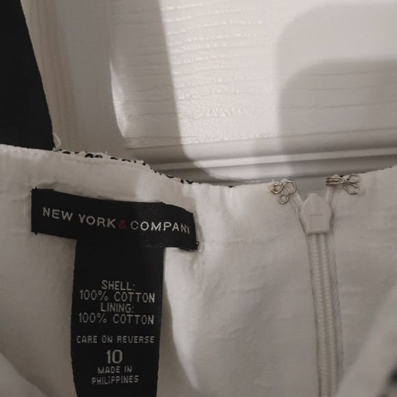 NY & COMPANY Sundress Geo Dot Empire Waist Lined Black & White Size 10 - Picture 4 of 4